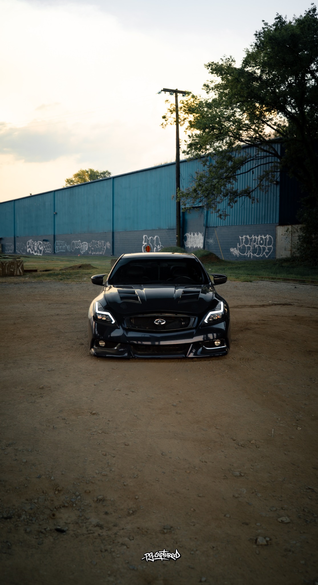 Front portrait of a Nissan 350Z